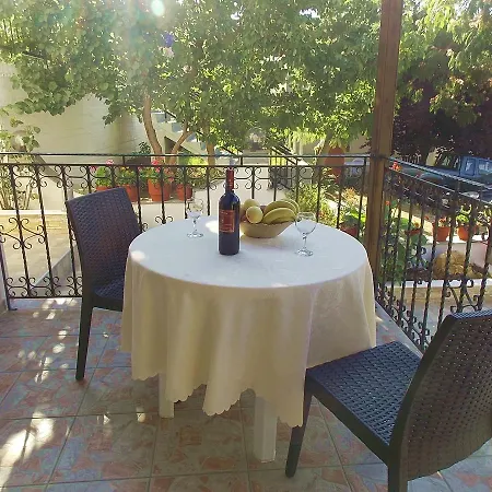 Kentia Apartman Skála Marión